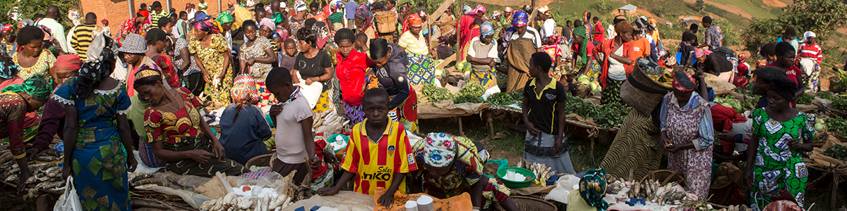 Ein afrikanisches Dorf ist Dank einer Großspende mit Essen versorgt