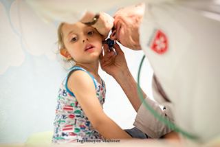 Kindersprechstunde der Malteser Medizin ohne Krankenversicherung