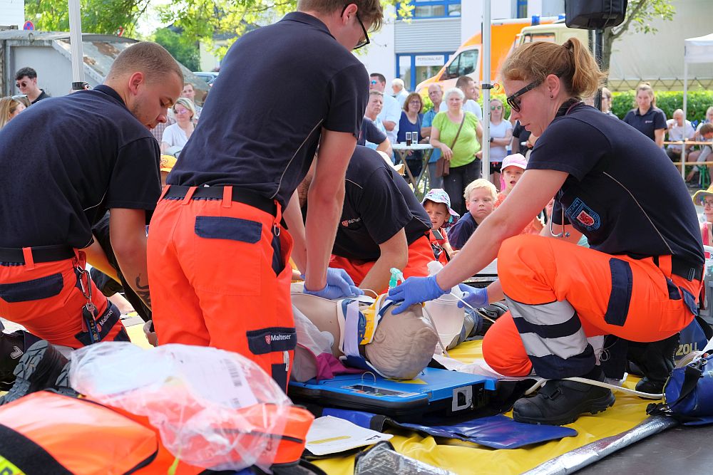 Rettungswache in Bornheim feiert 30. Geburtstag und 10 Jahre Notarztdienst