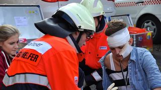 Katstrophenschutzübung: Malteser hilft Verletztem
