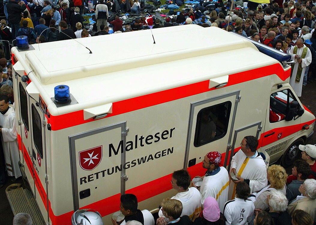 2005: Der Malteser Hilfsdienst hat seinen bis dato größten Einsatz beim XX. Weltjugendtag in Köln mit Besuch von Papst Benedikt XVI. 