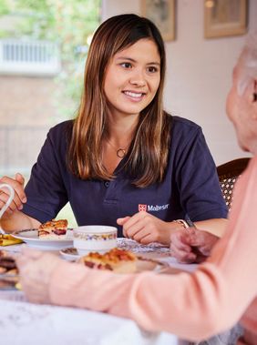 Malteser Hausbesuche: Ehrenamtliche besuchen älteren Menschen zu Hause und informieren über die Angebote von kommunalen und freien Trägern der Seniorenhilfe in ihrer Nähe. 