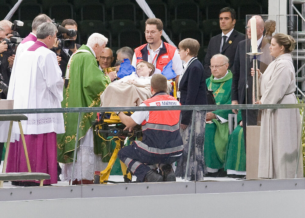 Beim Deutschland-Besuch von Papst Benedikt XVI. vom 22.-25.9.2011 sorgen die Malteser in Berlin, Etzelsbach, Erfurt und Freiburg für die medizinische Sicherheit der Pilger und den Fahrdienst für mobilitätseingeschränkte Menschen.