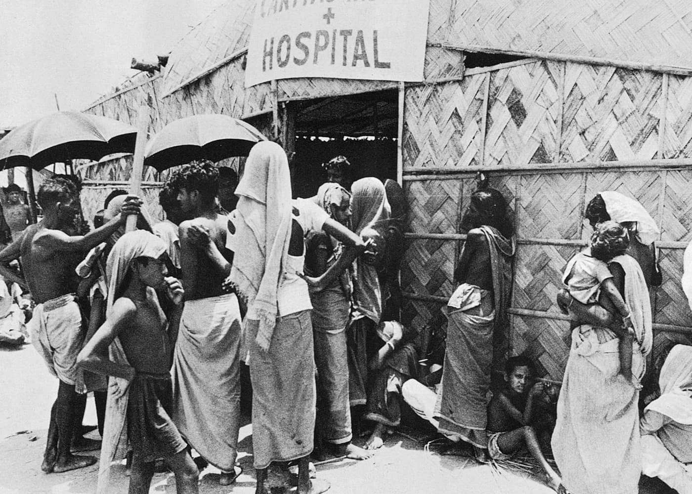 1971: Die Malteser helfen im Flüchtlings-Auffanglager Salt Lake bei Kalkutta in Indien.