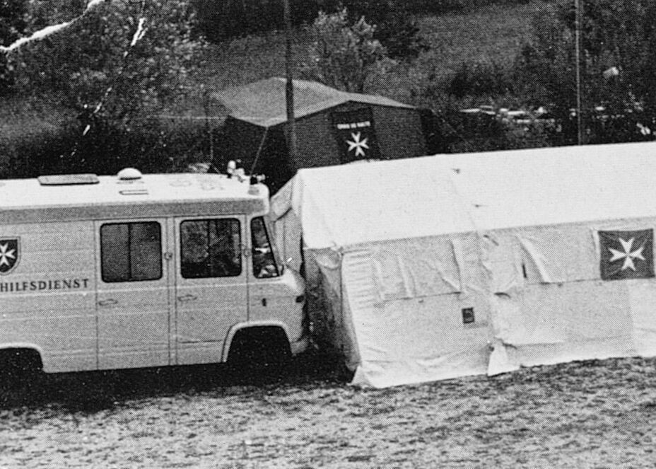 Italien: Malteser Einheiten mit 36 Ärzten, Schwestern, Pflegern und Helfern beteiligen sich ab 17.5.1976 am Einsatz in Friaul im Erdbebengebiet nördlich von Udine/Oberitalien; die dort folgende Wiederaufbauhilfe dauert bis Oktober 1978. 